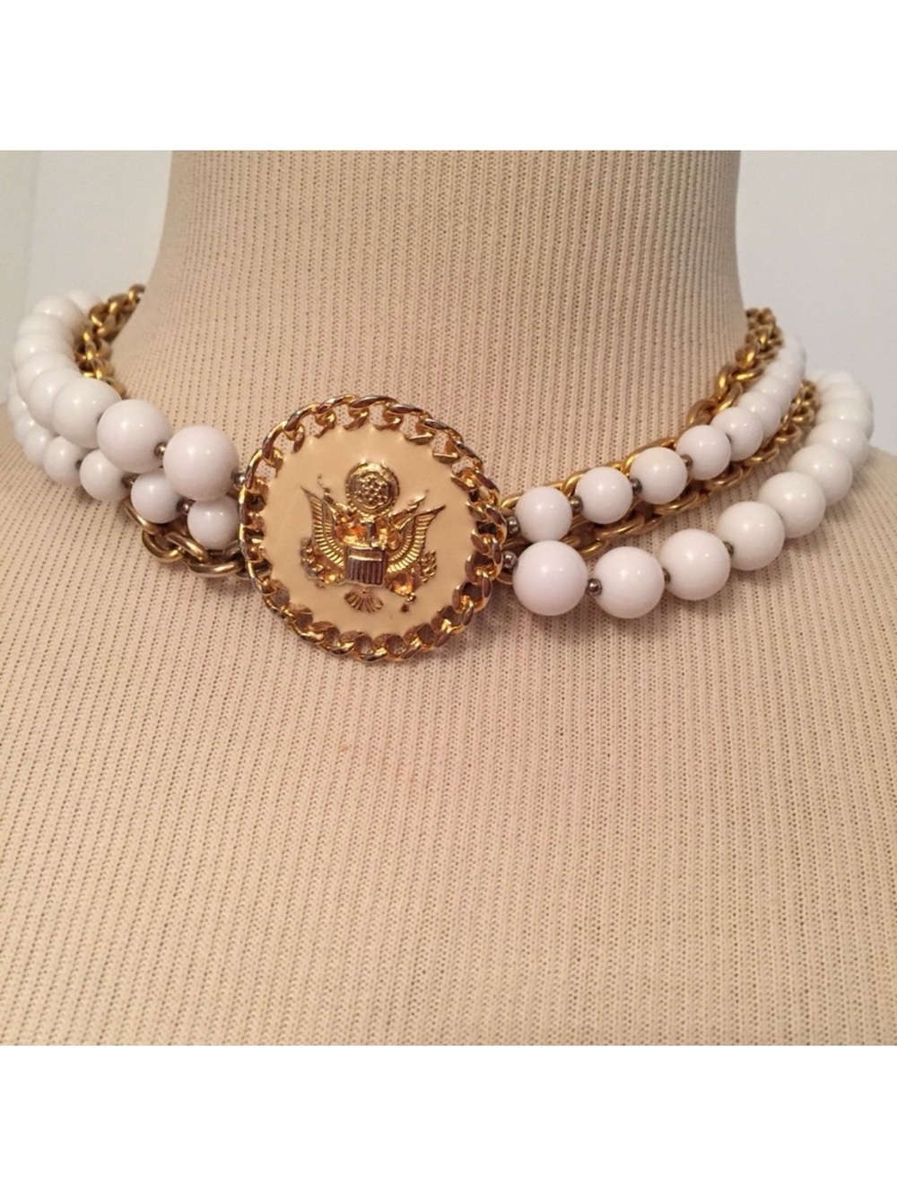 NECKLACE CHOKER WHITE BEADS GOLD CHAINS EAGLE PRESIDENTIAL CREST VINTAGE 17”